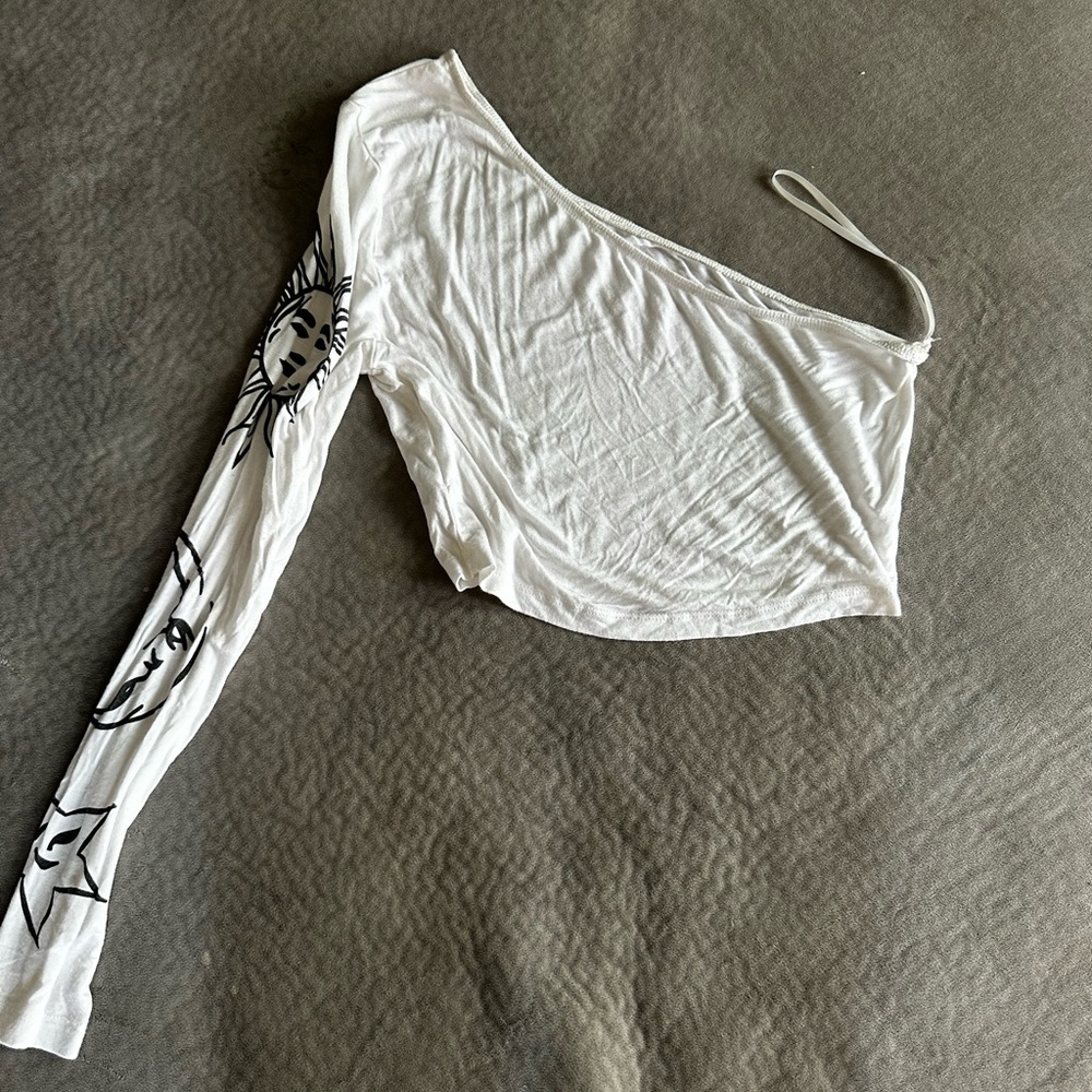 One-sleeved Crop Top